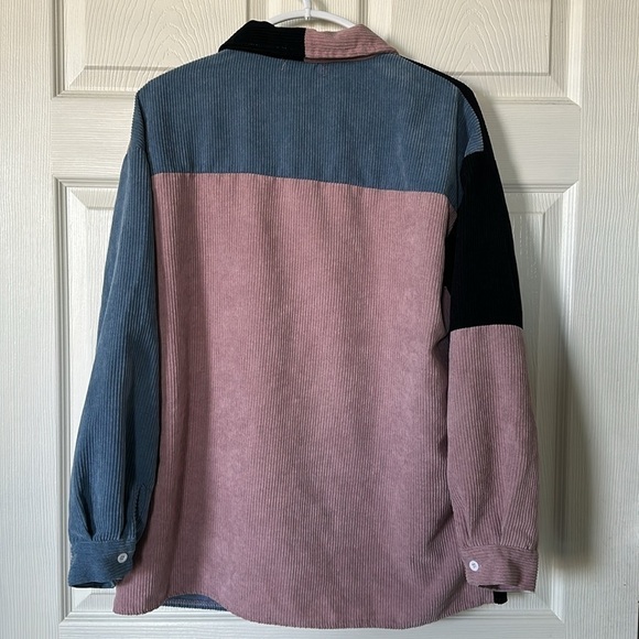 ROMWE Women’s Oversized Color Block Corduroy Button Down Shirt Size M - Picture 3 of 6